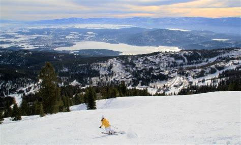 8 Best Ski Resorts in Montana, 2023/24