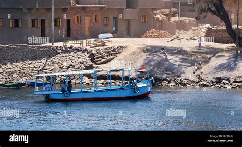 Image of the banks of the Nile river in Egypt Stock Photo - Alamy