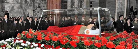 Kim Il Sung Funeral / North Korea Pyongyang In The Streets Weeps For ...