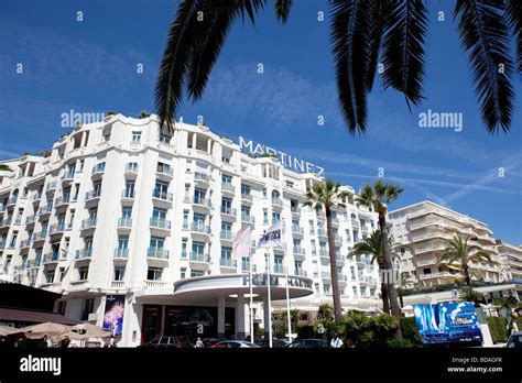 hotel martinez, cannes france Stock Photo - Alamy