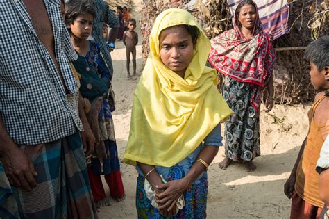 Rohingya_Women_Refugee_Bangladesh_EleanorMoseman2 - Eleanor Moseman | Photojournalist | Visual ...