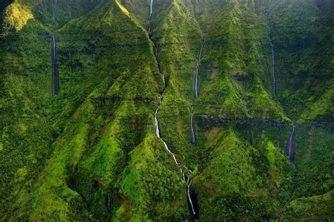 11 Gorgeous Kauai Waterfalls That You Need to Visit