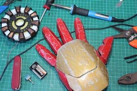 Realistic MK 42 Iron Man Glove 3D Printed With Weathering : 3 Steps ...