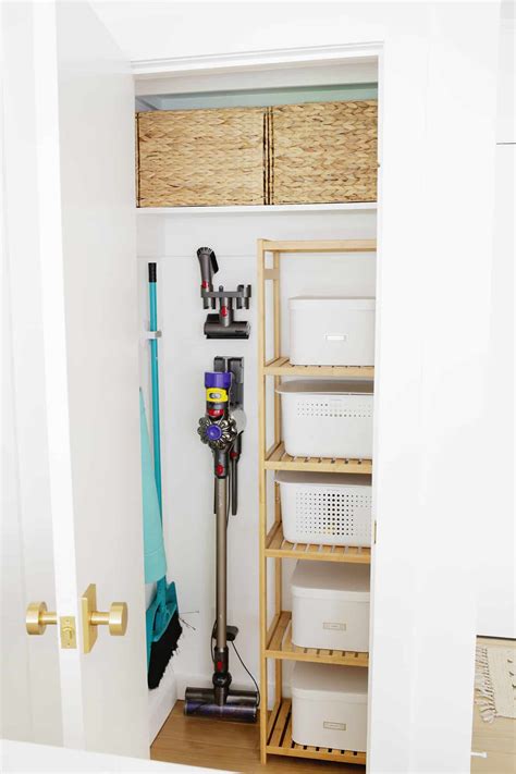 How To Organize a Closet in a Non-Permanent Way (No Drilling and Perfect For Renters!) - A ...