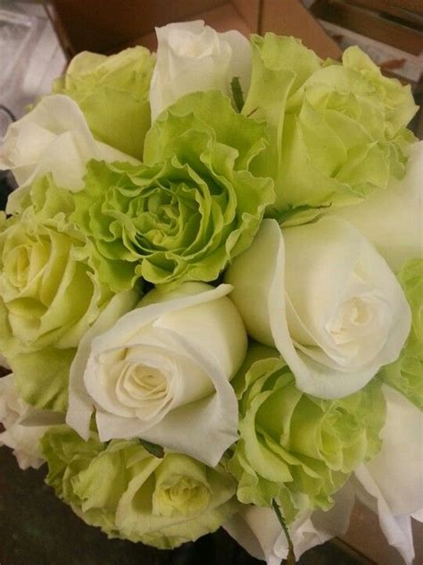 Lime green and white rose in bridesmaid bouquet. | White rose ...