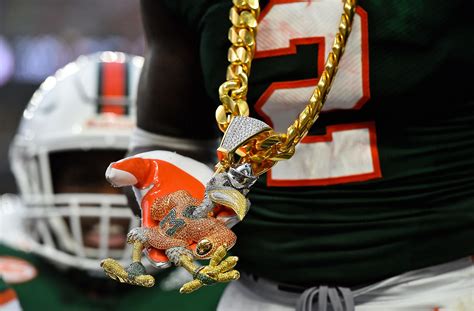 New Miami turnover chain, touchdown rings make debut vs. Florida