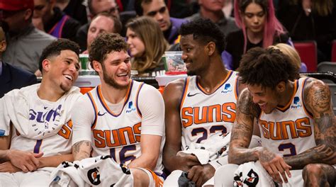 Phoenix Suns: Projecting starting lineup, bench and closing lineup