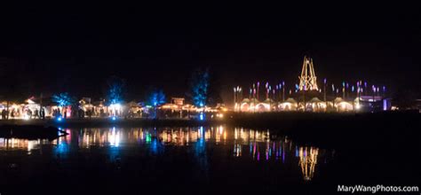 Lake reflection at night | The Hub and row of vendors reflec… | Flickr