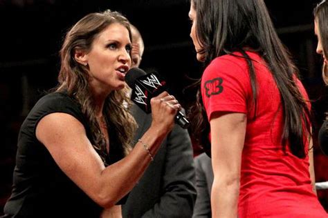 Stephanie McMahon vs. Brie Bella: Everybody Wants to Rule the World ...