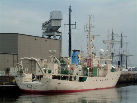 File:Tansei-maru, an investigation ship of Japan Agency for Marine-Earth Science and Technology ...