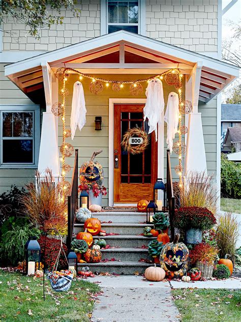 19 Festive Halloween Front Porch Decor Ideas