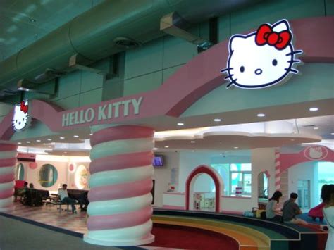 Hello Kitty airport – Hello Kitty Hell