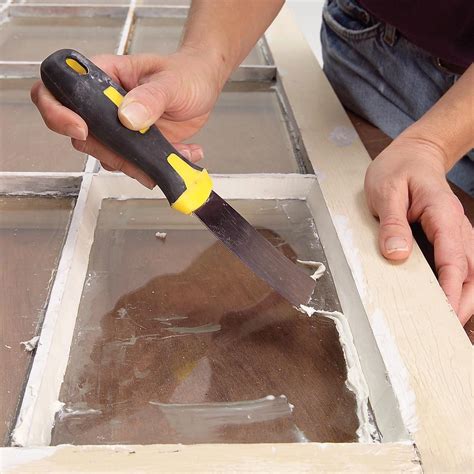 How to Glaze a Window (Single Pane) | Family Handyman