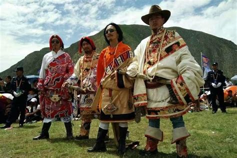 Tibetan Clothing and Diverse Tibetan Dress Culture