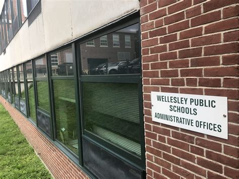 Fewer Wellesley Public School students, but costs still up $3 million - The Swellesley Report