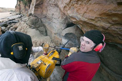 The Coastal Paleontologist: New Zealand field work: Paleocene of Wangaloa