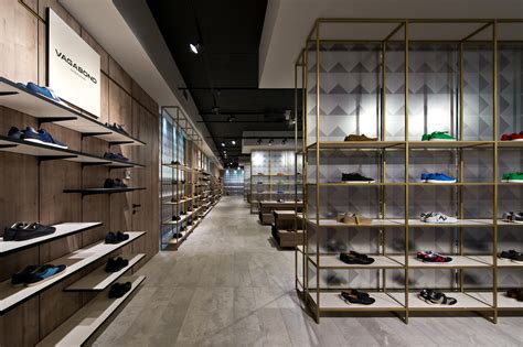 Shoe Gallery / Plazma Architecture Studio | ArchDaily