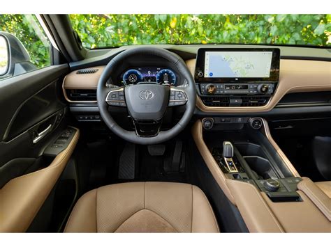 2025 Toyota Grand Highlander: 40 Interior Photos | U.S. News