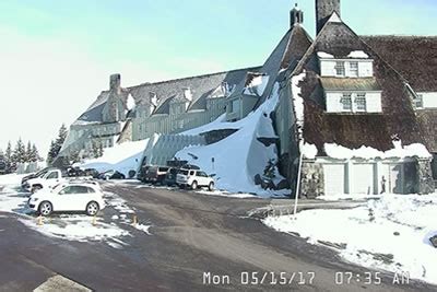 See Timberline Lodge & Mount Hood Live Webcam & Weather Report in Hood River, Oregon, US | SeeCam