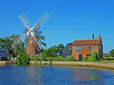 Norfolk Broads Tourist Information Guide