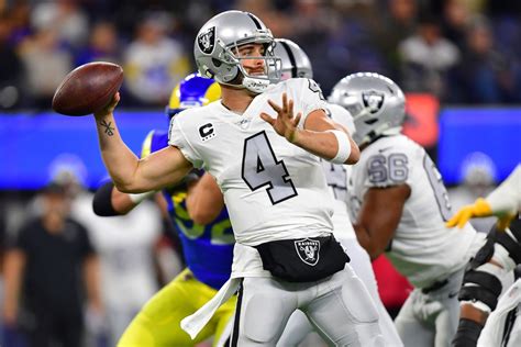 Las Vegas Raiders quarterback Derek Carr is focused on the here and now - Sports Illustrated Las ...