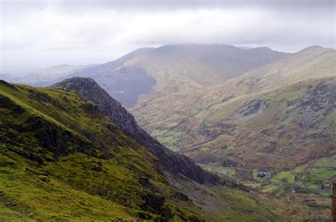 Hiking Mt Snowdon in Winter - The Aussie Flashpacker