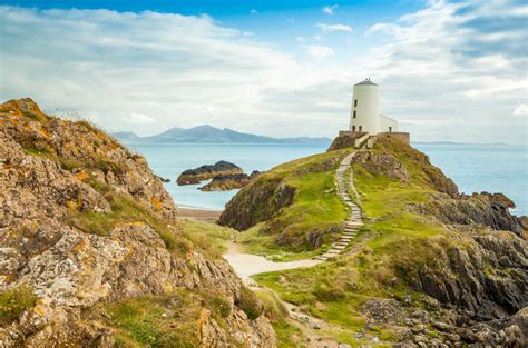 The Top 10 UK Holiday Destinations for 2023 - Sykes Holiday Cottages