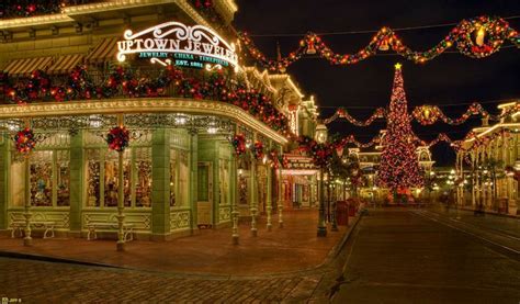 Main Street U.S.A | Disney photography, Disney world christmas, Main ...