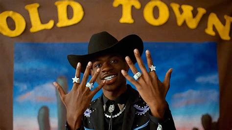 Lil Nas X rentre encore un peu plus dans l'histoire avec son tube "Old ...