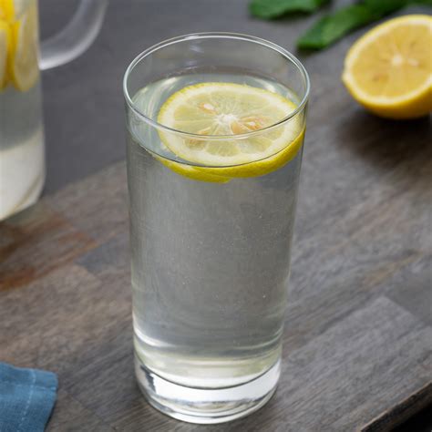 Lemon Water Recipe and Its Advantages - inside.pub