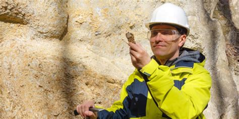 How to Become a Geologist - Salary, Qualification, Skills, Role and Responsibilities