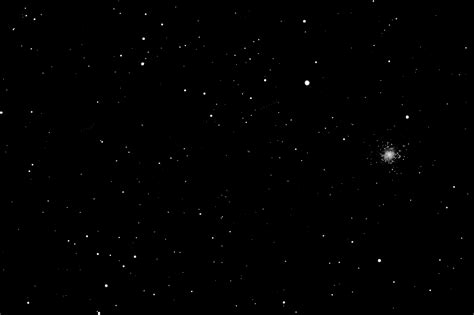 Cabine du Jardin deux: Messier 15 - globular star cluster in the constellation Pegasus