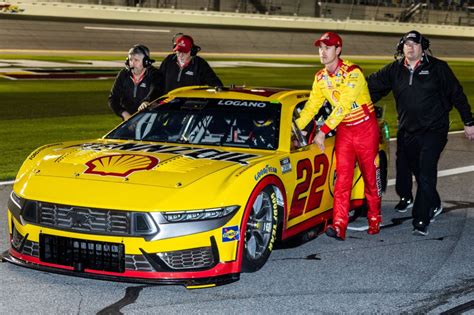 Daytona 500: Ford drivers Joey Logano, Michael McDowell lead starting ...