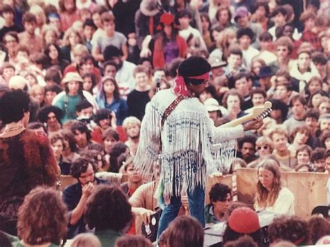 Jimi Hendrix - Woodstock August 18, 1969 : r/ClassicRock