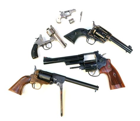 What’s the Difference Between a Pistol and a Revolver? - The Armory Life