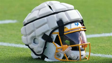 NFL set to allow players to wear Guardian Caps during games - Footballscoop