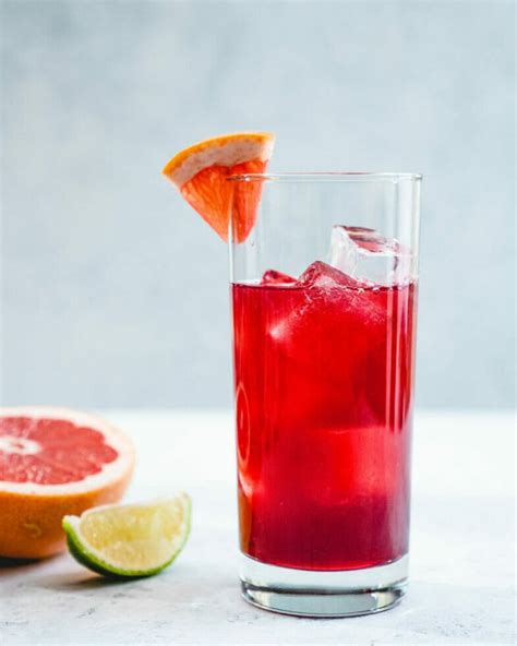 Classic Sea Breeze Cocktail – A Couple Cooks