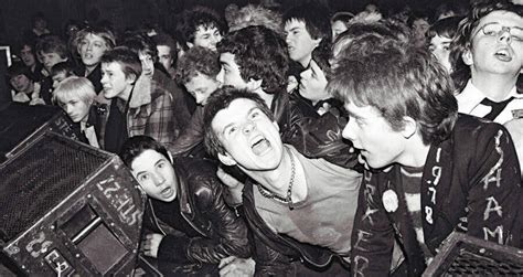 Experience The British Punk Movement In 32 Wild Images