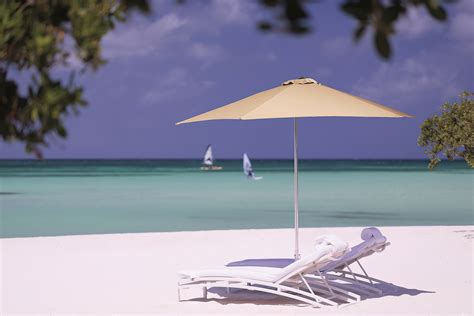 The Ritz-Carlton, Aruba Resort – Palm Beach, Aruba – Beach Lounge ...