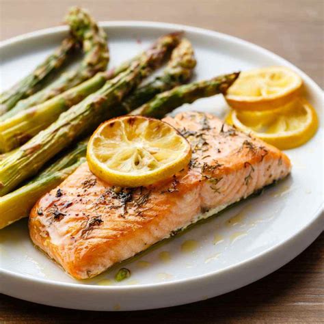 Lemon Garlic Salmon with Roasted Asparagus (Easy and Quick) - Paleo Grubs