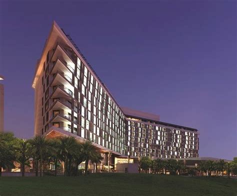 RADISSON BLU HOTEL, ABU DHABI YAS ISLAND - Now R 1 095 (Was R̶ ̶1̶ ...