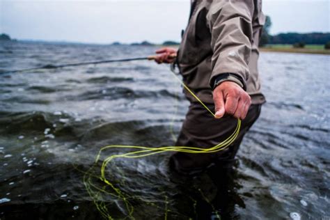 Salmon Fly Fishing: An Angler's Guide - Into Fly Fishing