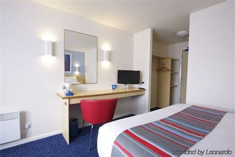 TRAVELODGE LONDON BATTERSEA