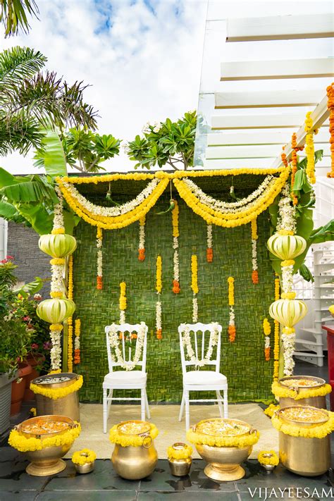 Simple & floral is always the best. #weddingdecor #floraldecor #mandapamdecor #decor… | Wedding ...