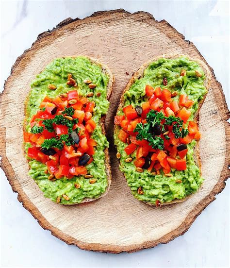 SMASHED AVOCADO TOAST – Make It Brunch