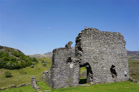 Dolwyddelan Castle – Snowdonia Info