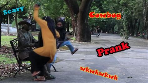 Cowboy prank. Best cowboy prank. Best statue scare prank. lelucun statue prank. lucu patung prank.