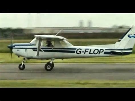 Cessna 152 takeoff and landing pilot training - YouTube