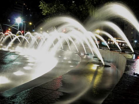 Columbus Circle Fountain in full force | Rob Nguyen | Flickr