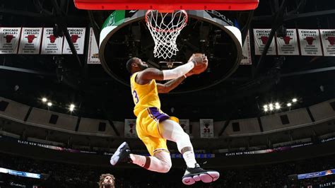 LeBron James steals the show with two big dunks in Lakers win over ...